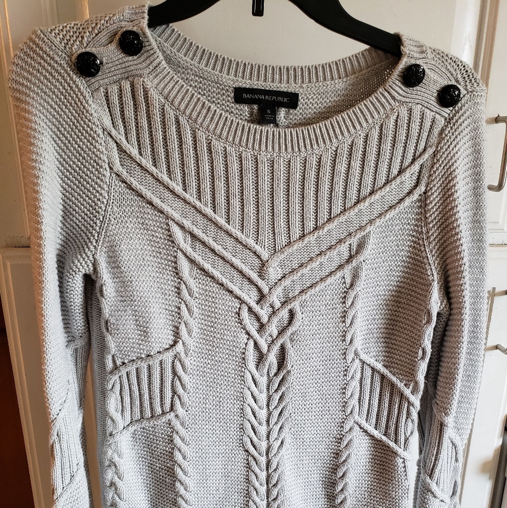 Banana Republic gray sweater